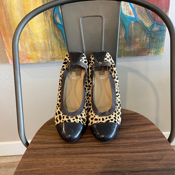 Geox size 8 ballet flat, leopard print with patent leather. Gently worn. - Picture 2 of 6